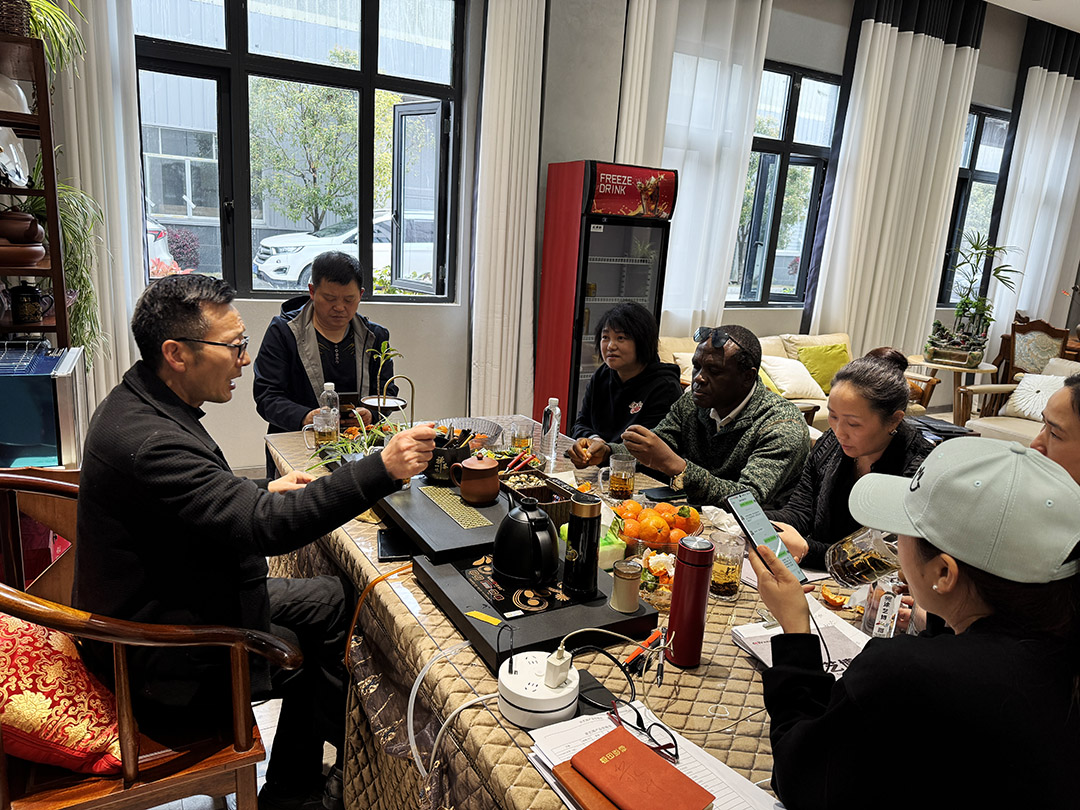 非洲友人到厂交流